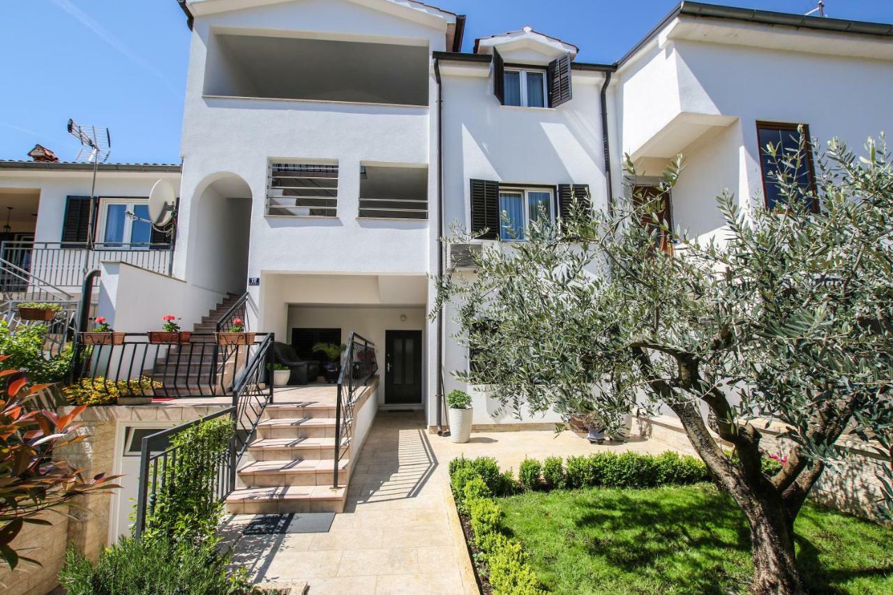 Apartman Mila Διαμέρισμα Πόρετς Εξωτερικό φωτογραφία